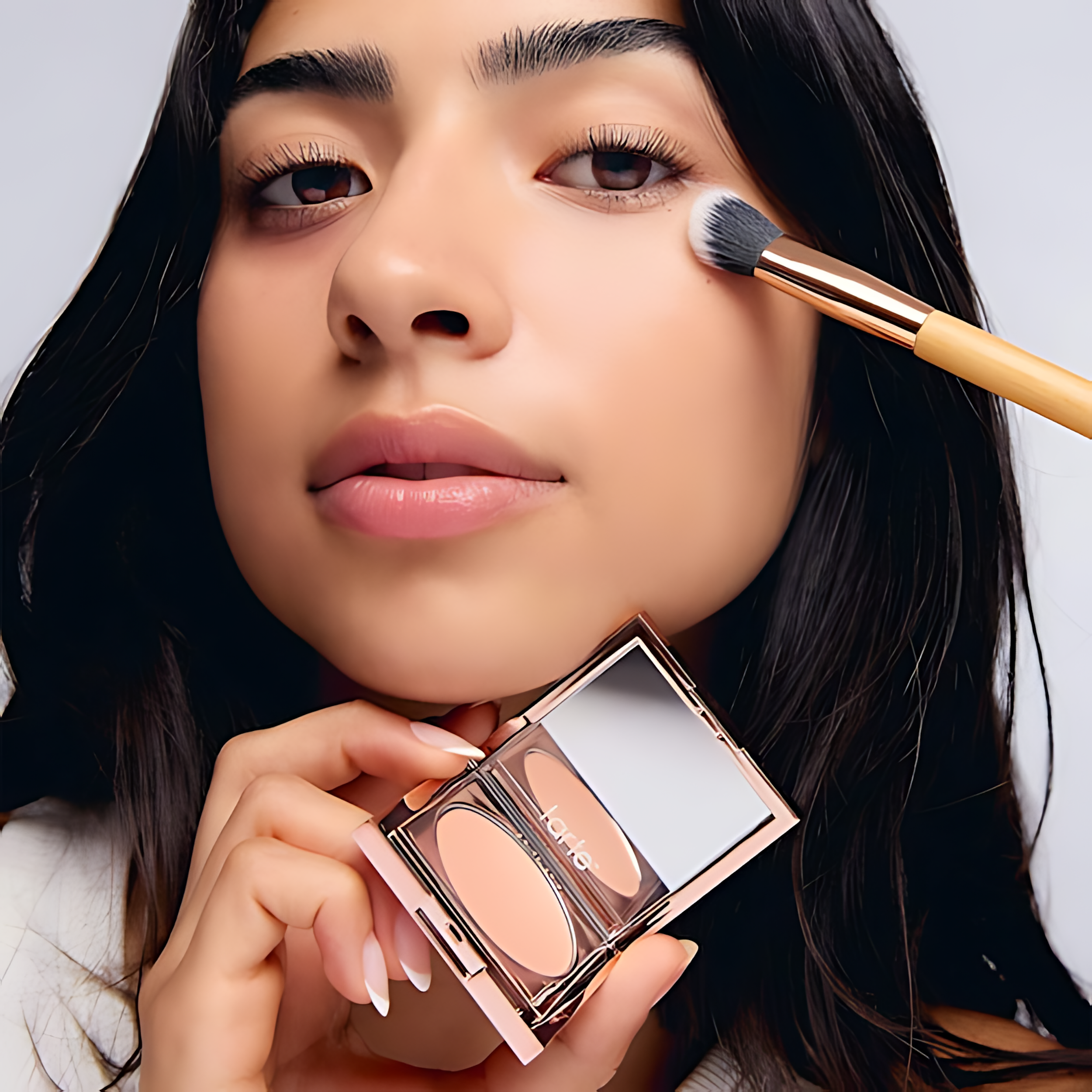 Correcteur de Cernes aux Pigments Pêche – Couvrance Modulable et Hydratante