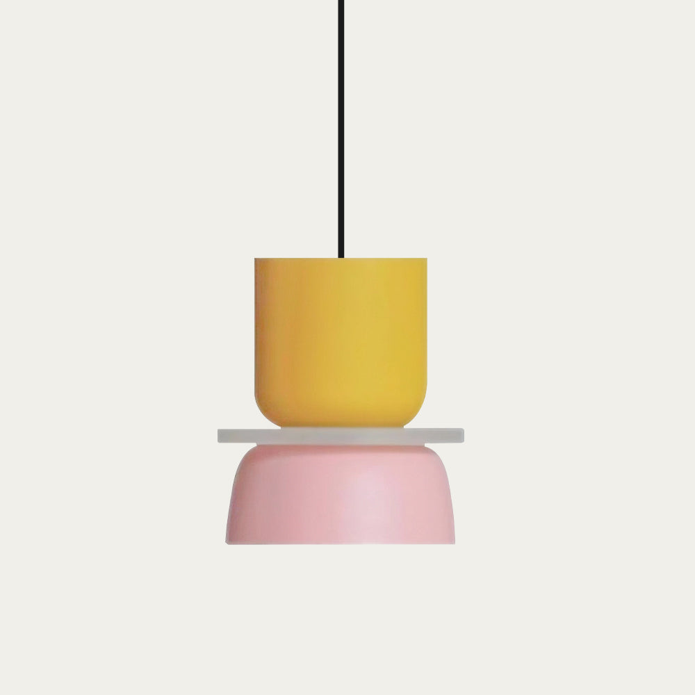 Suspension nordique avec design color block pour espaces modernes