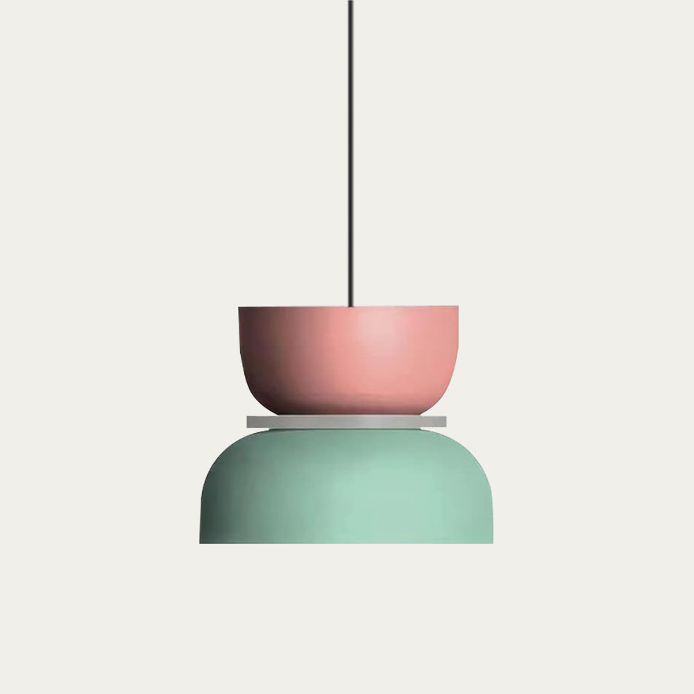 Suspension nordique avec design color block pour espaces modernes