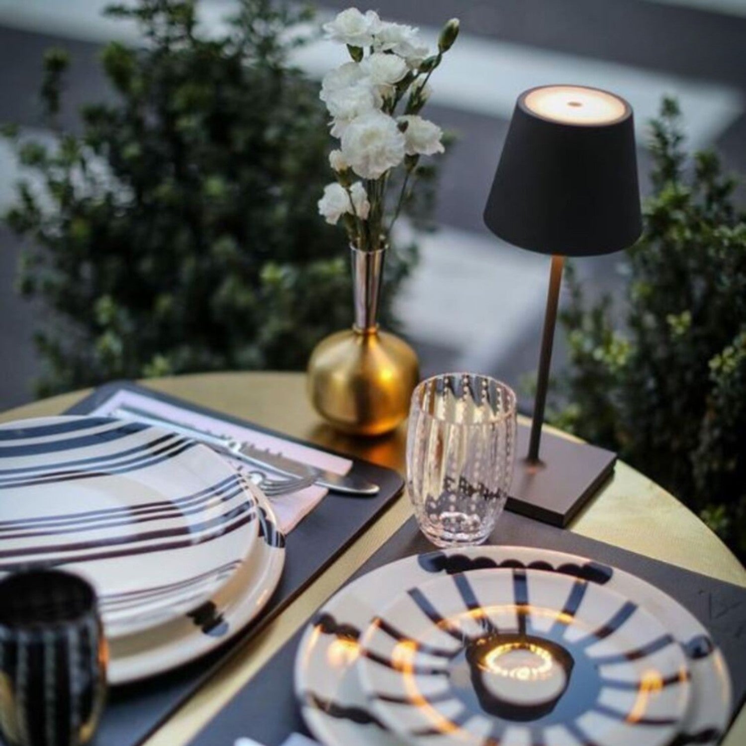 Lampe de table LED sans fil avec variateur tactile et batterie USB-C